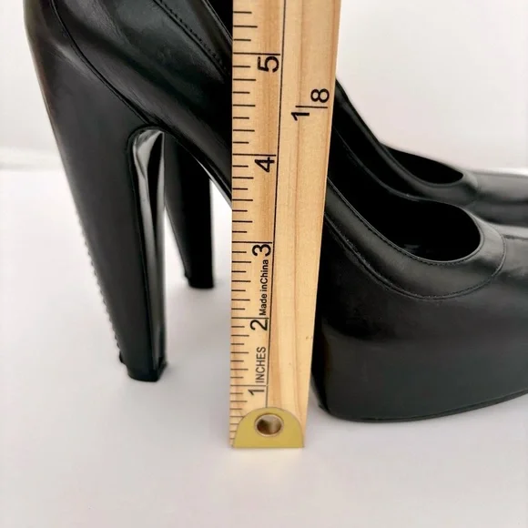 BALENCIAGA DESIGNER BLACK LEATHER PUMPS HAND MADE ITALY ALMOND TOE BUCKLE SZ 7 - Picture 15 of 16